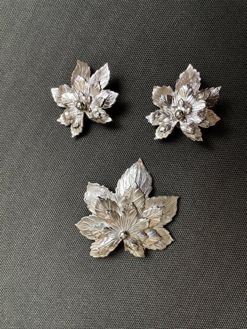 Vintage Silver Tone Leaf Brooch & Clip-On Earrings Set